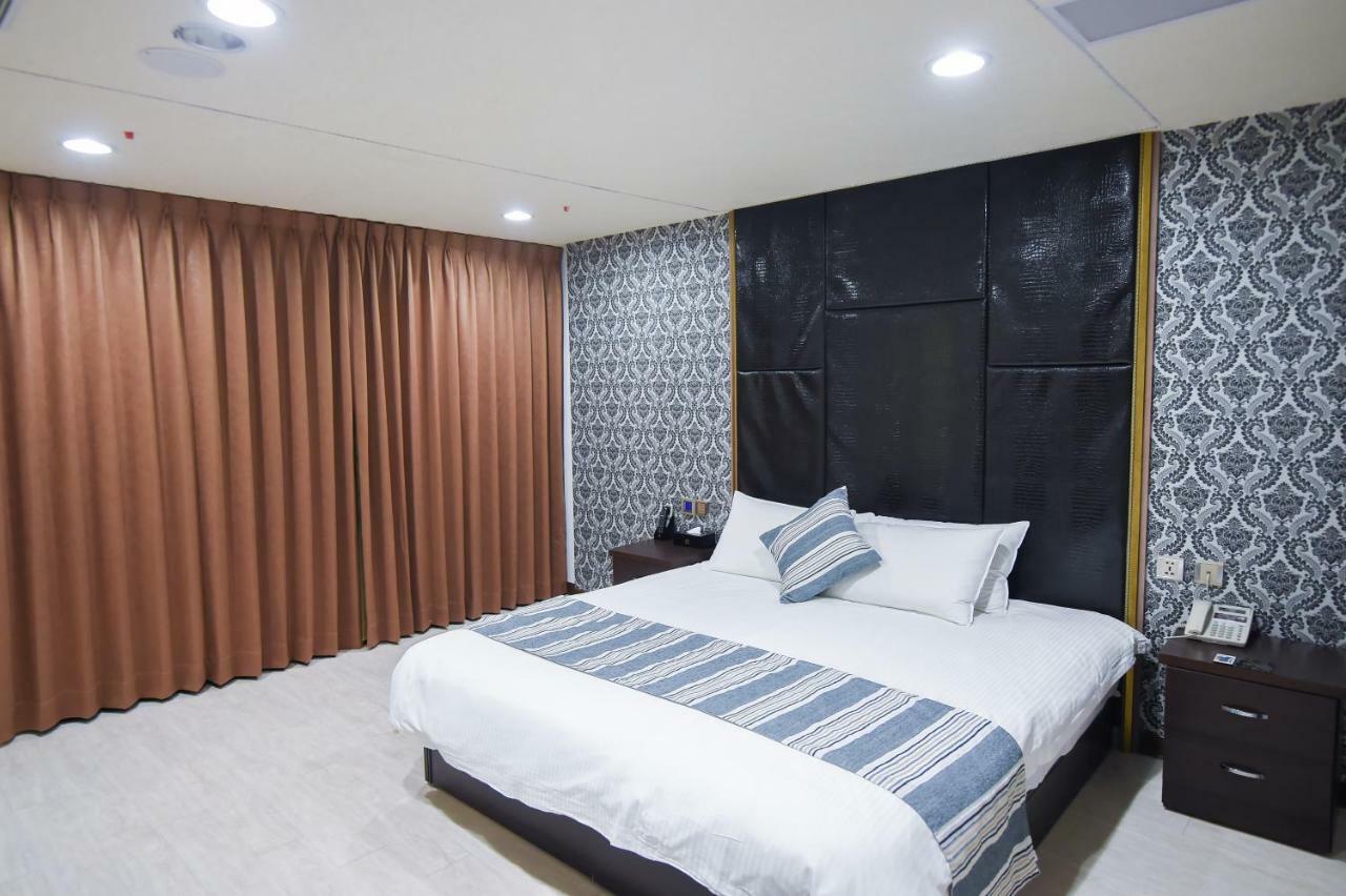 Hosin Hotel Taichung Exterior foto